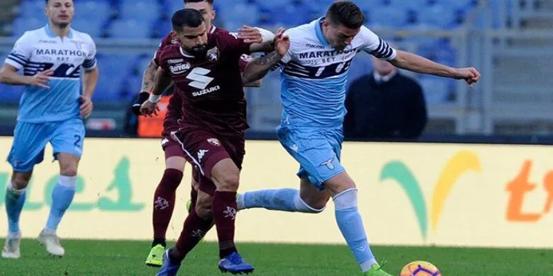 Lazio bức phá tại sân nhà
